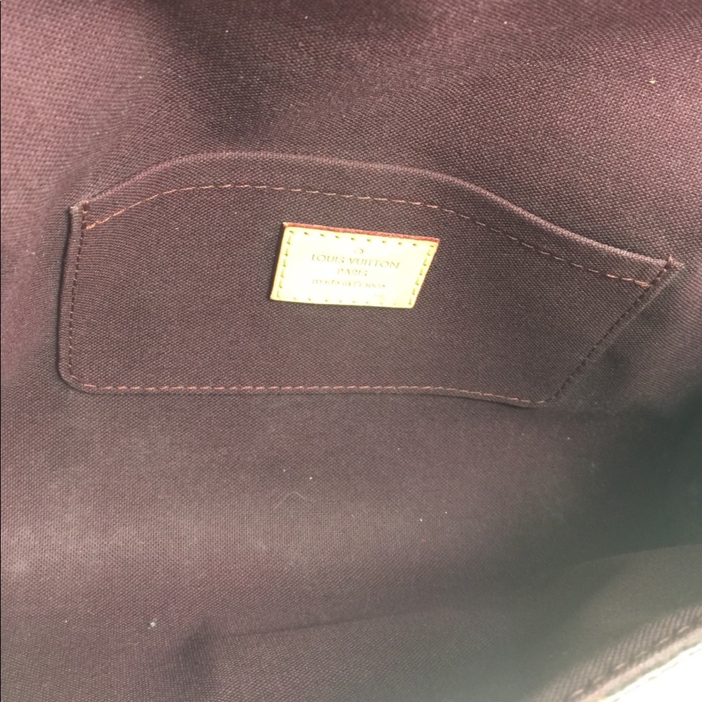 🌸TRENDY🌸FAVORITE LOUIS VUITTON CROSSBODY - Picture 11 of 16